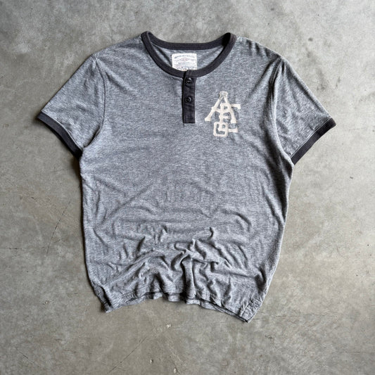 Y2K American Eagle Outfitters 2 Button Corner Logo Tee