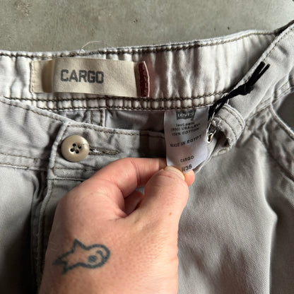 Y2K Levi’s Grey Distressed Utility Cargo Shorts