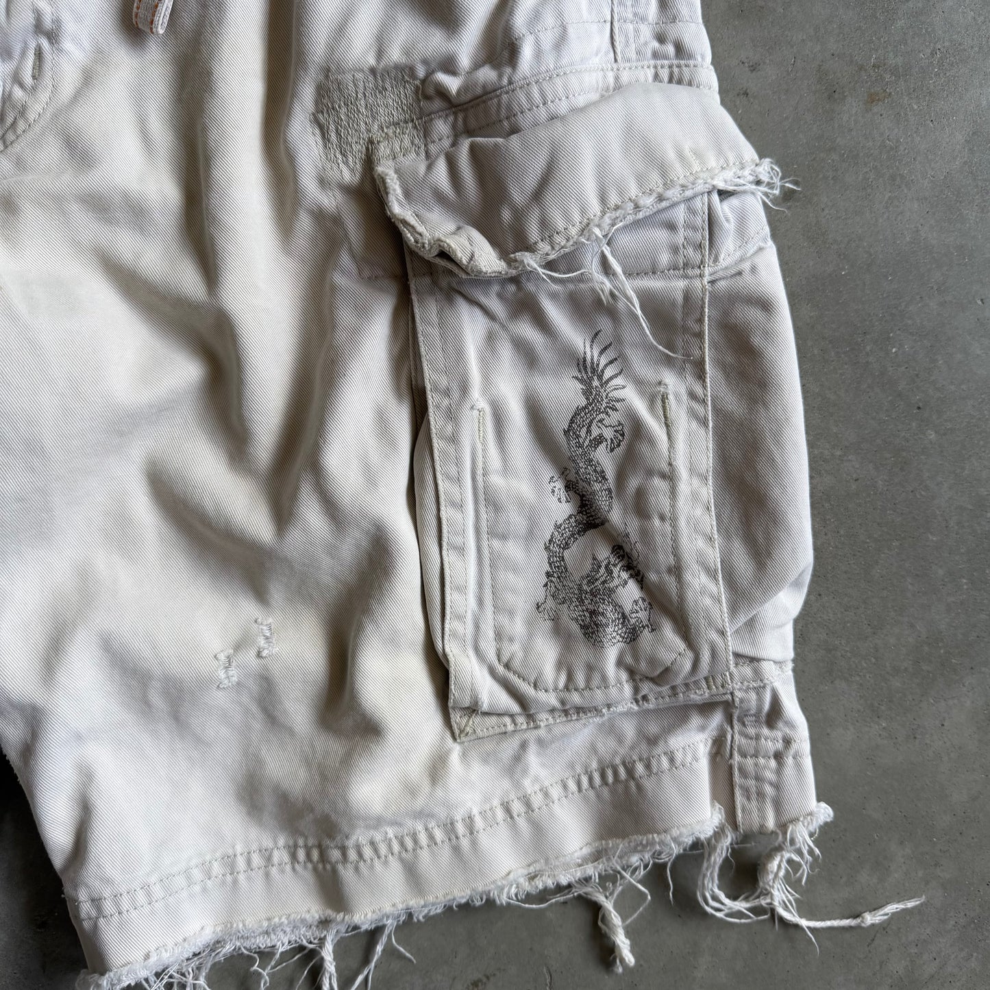 Y2K Abercrombie & Fitch Dragon Pocket Tan Cargo Shorts
