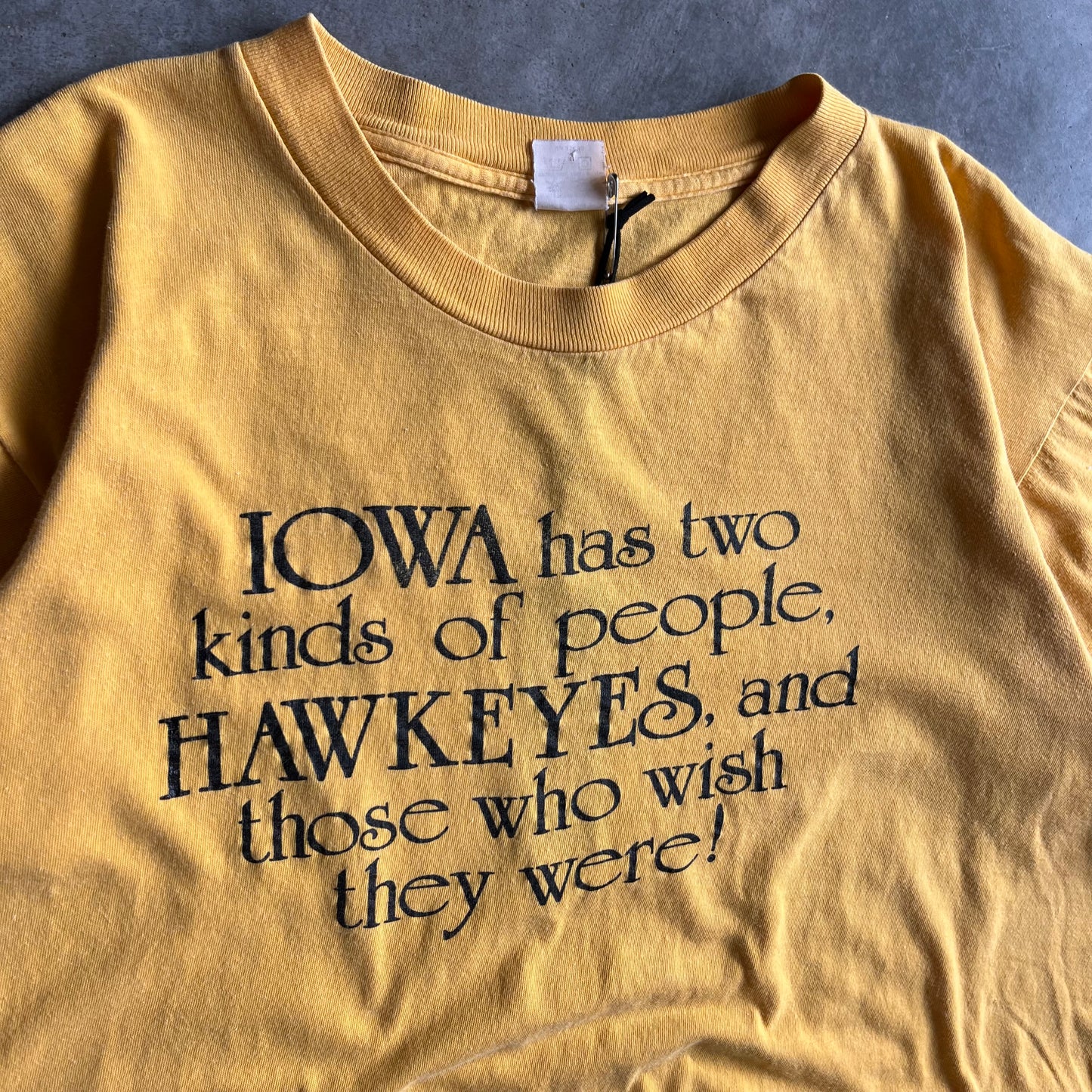Vintage ‘Iowa Has Two Kinds Of People’ Hawkeyes Tee