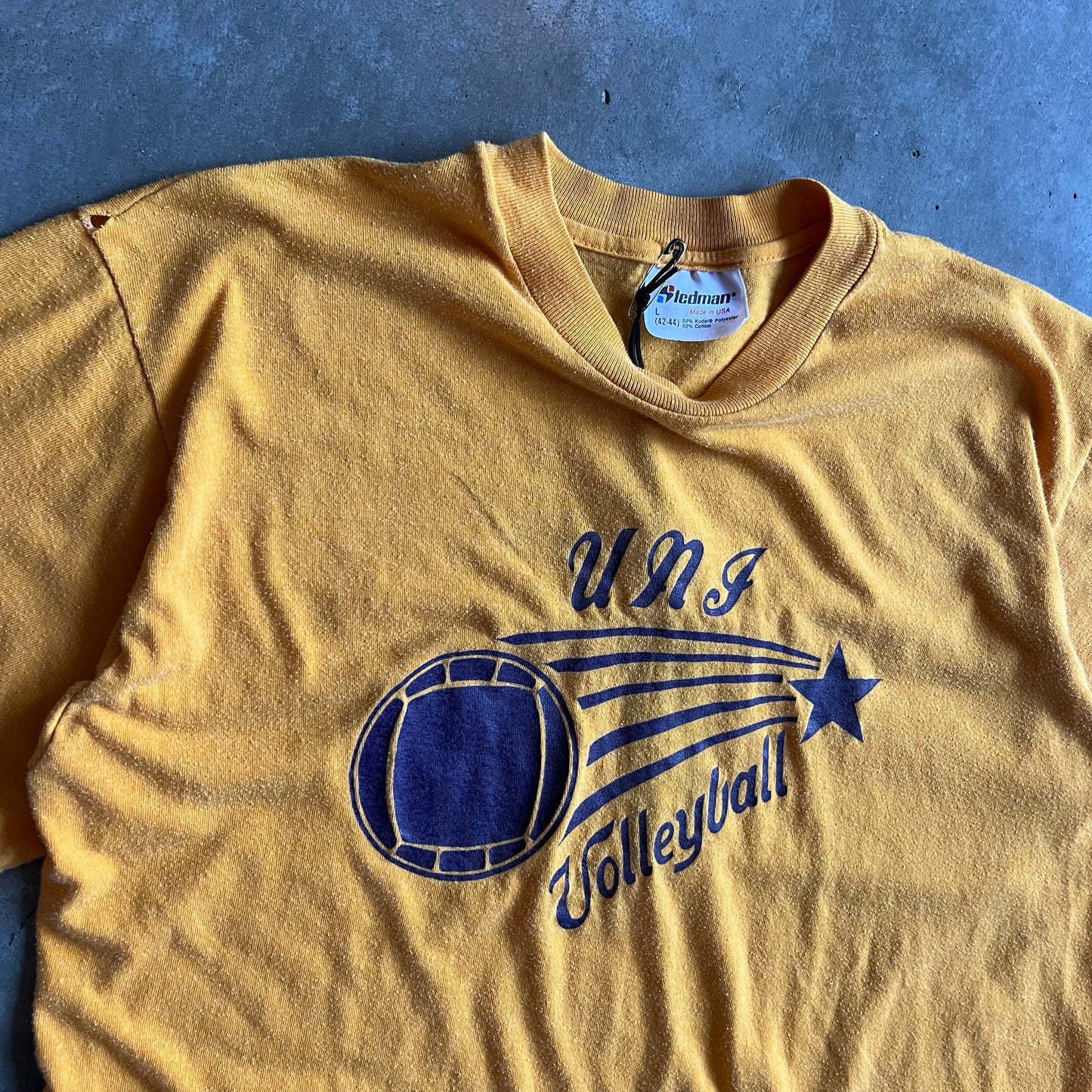Vintage UNI Northern Iowa Panthers Volleyball T Shirt
