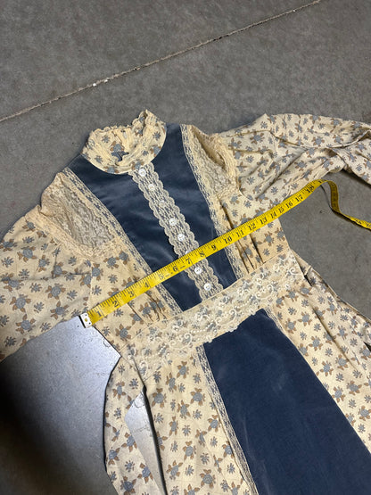Vintage Gunne Sax 70s Blue Velvet And Cabbage Rose Prairie Dress With Tie Back