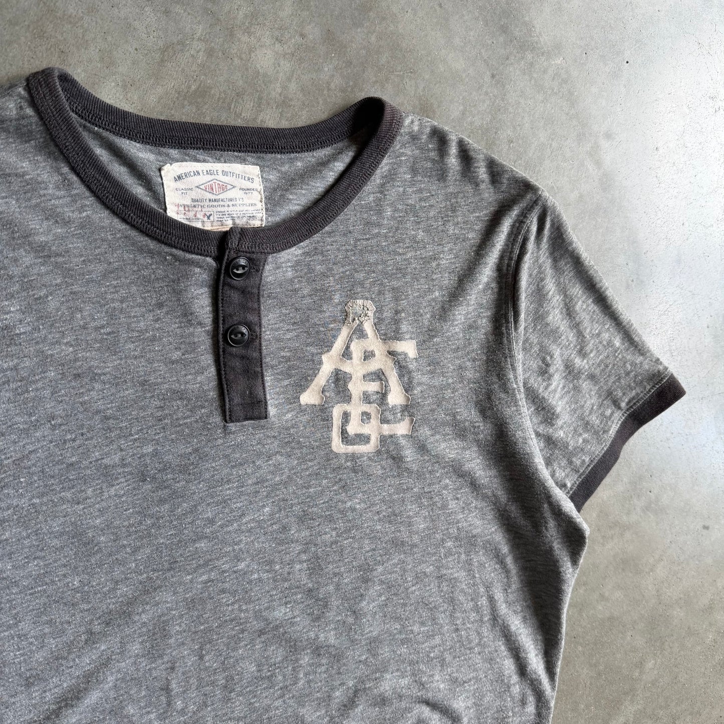 Y2K American Eagle Outfitters 2 Button Corner Logo Tee