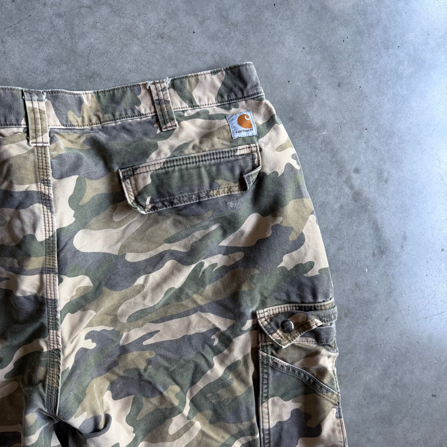 Y2K Carhartt Relaxed Fit Camo Cargo Pants