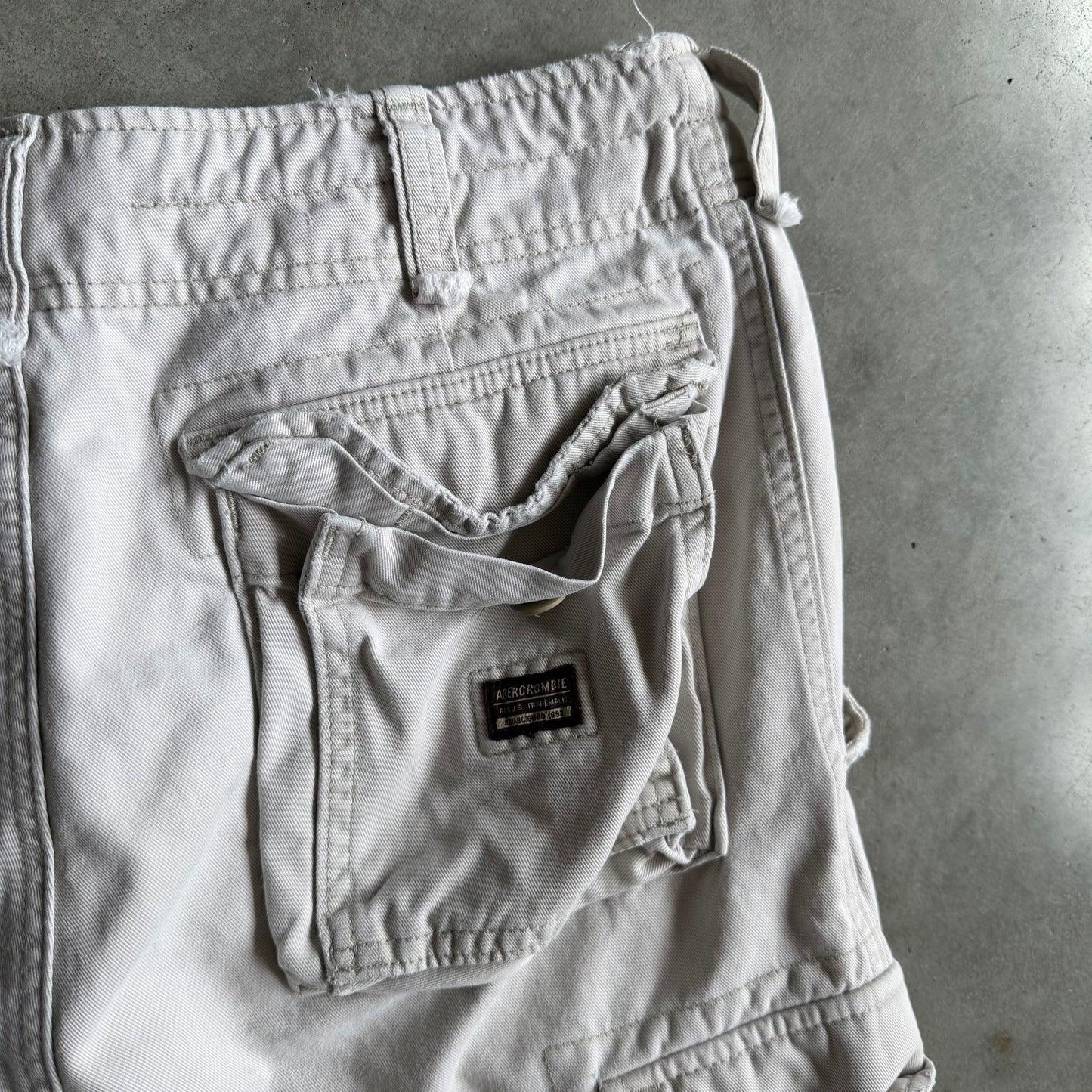 Y2K Abercrombie & Fitch Light Tan Cargo Shorts