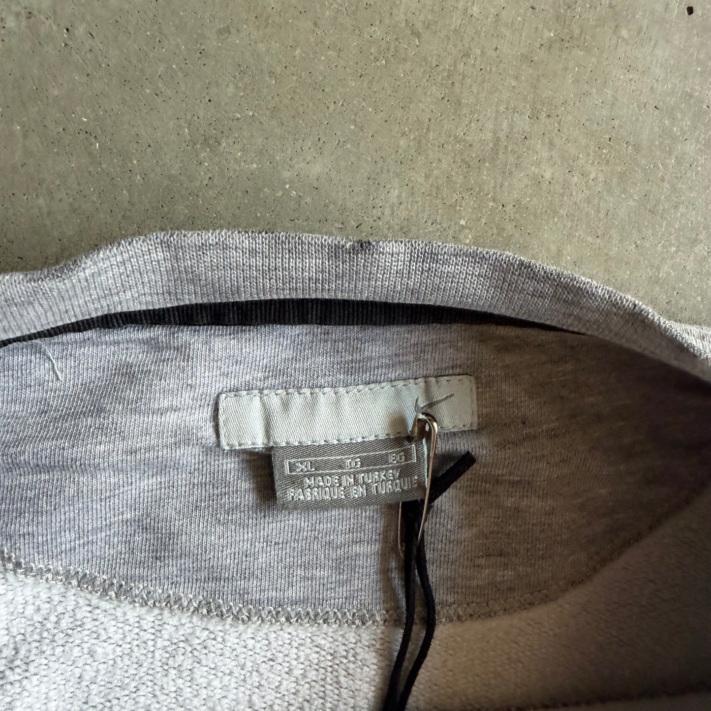 Y2K Nike Small Swoosh Gray Sweatshirt