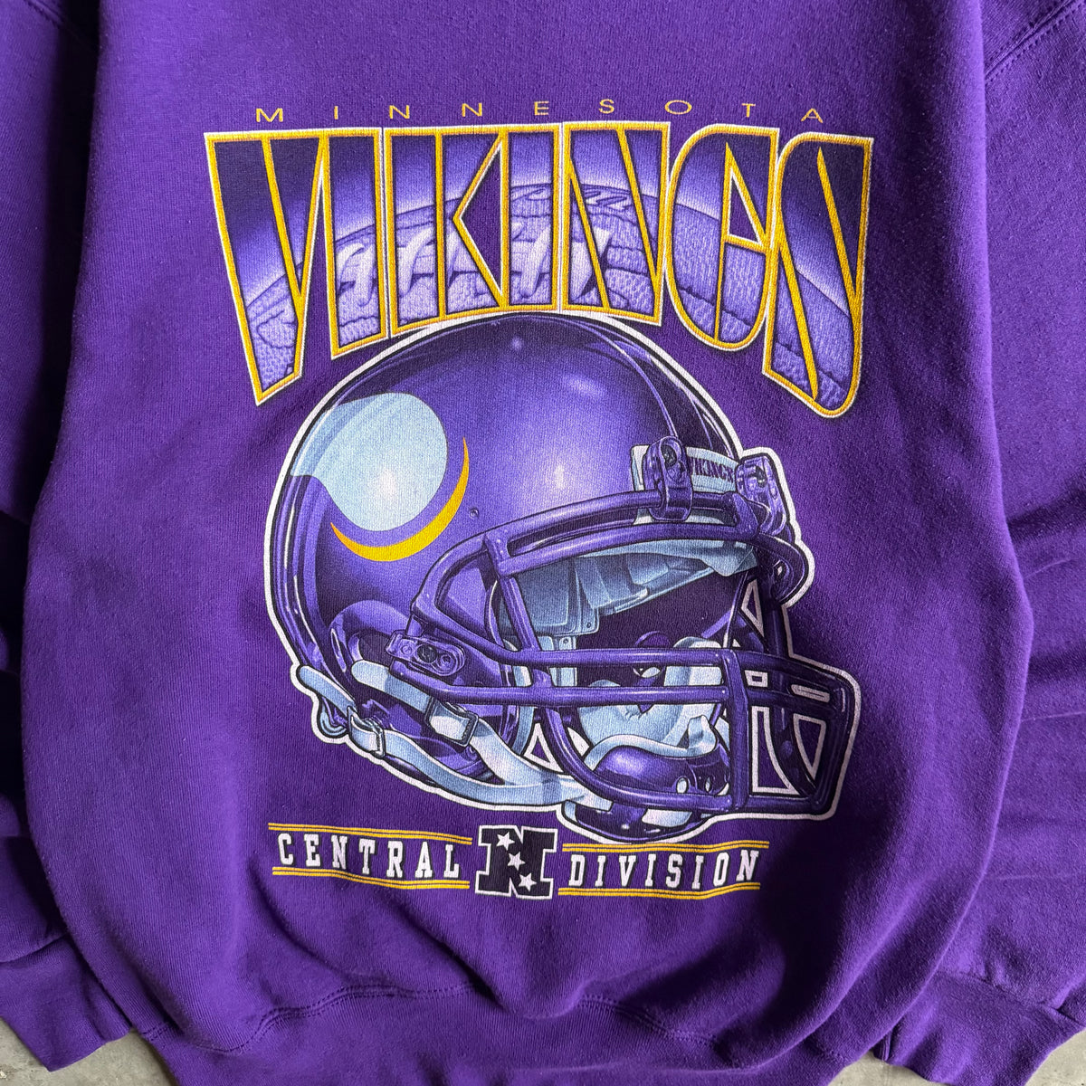 Vintage Pro Player Minnesota Vikings Big Helmet Sweatshirt