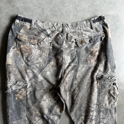 Y2K Whitewater Outdoors Realtree Hardwood Camo Cargo Pants