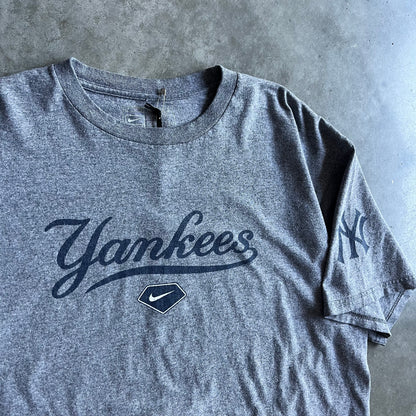 Y2K Team Nike New York Yankees Logo Tee