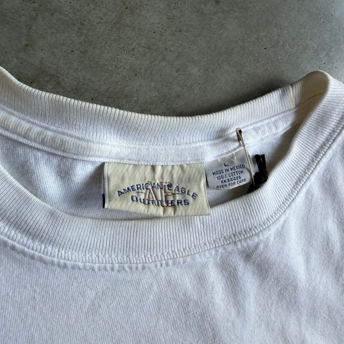 Y2K American Eagle Tail Script Logo Heather Tee