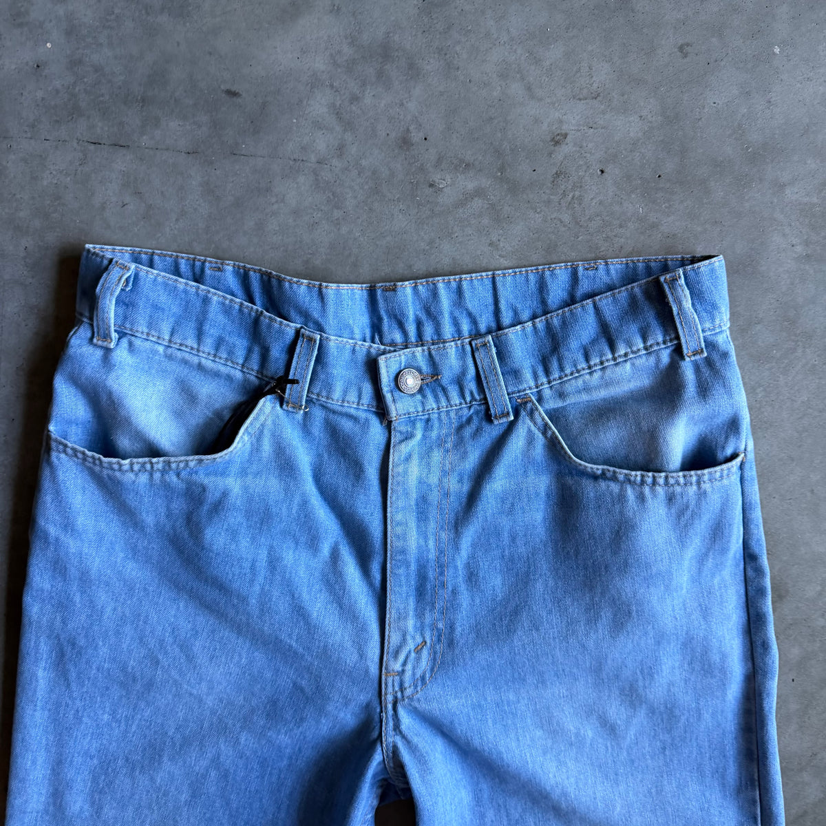 Y2K Levi’s For Men Lightweight Blue Jeans