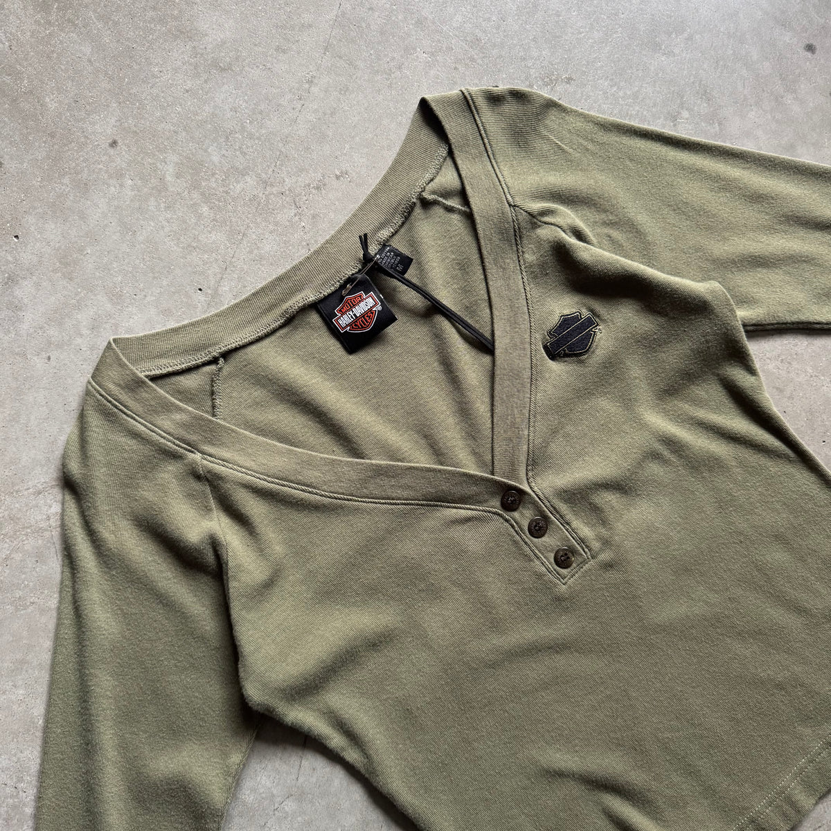 Women’s Y2K Harley Davidson Army Green Henley