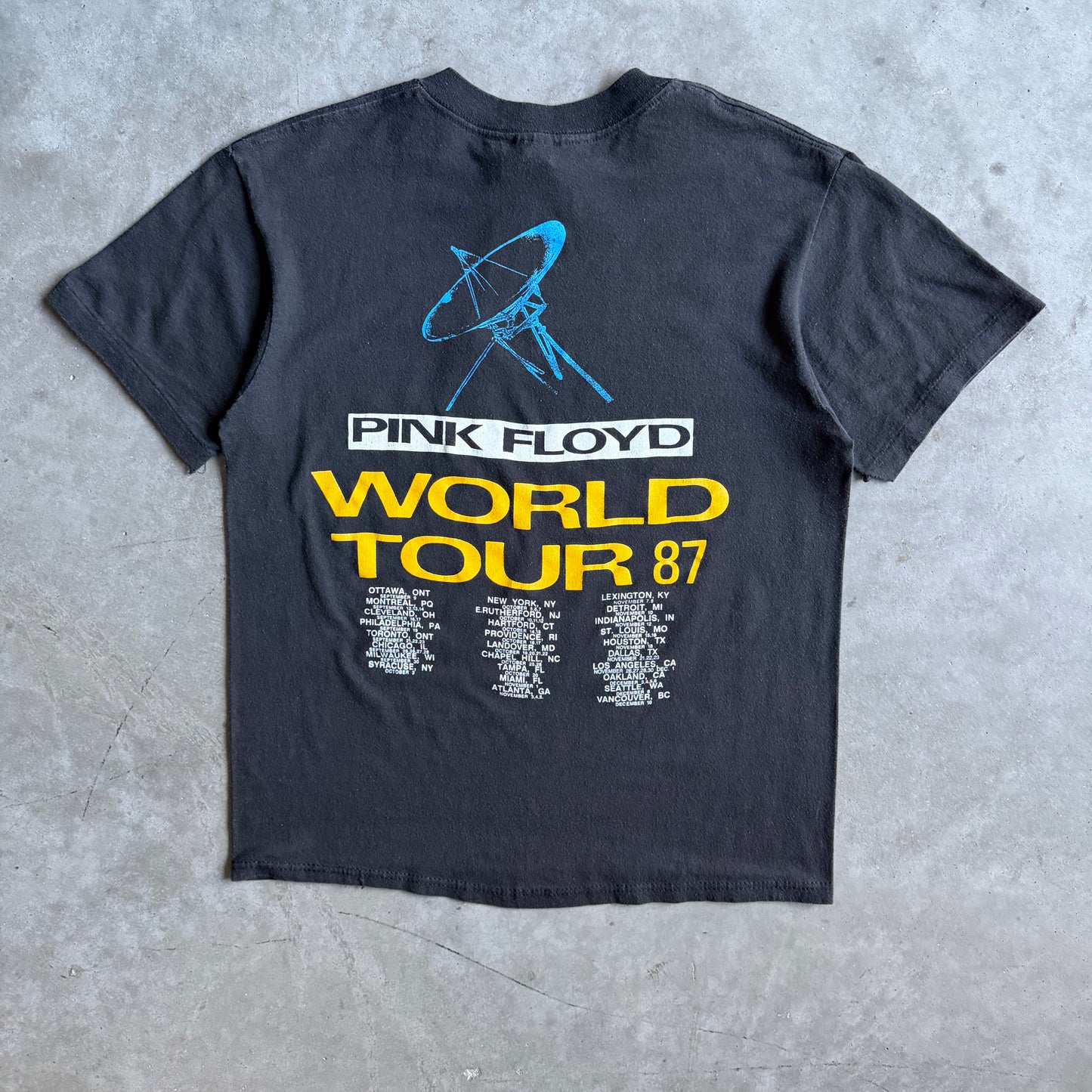 Vintage Pink Floyd 1987 World Tour T Shirt (M)