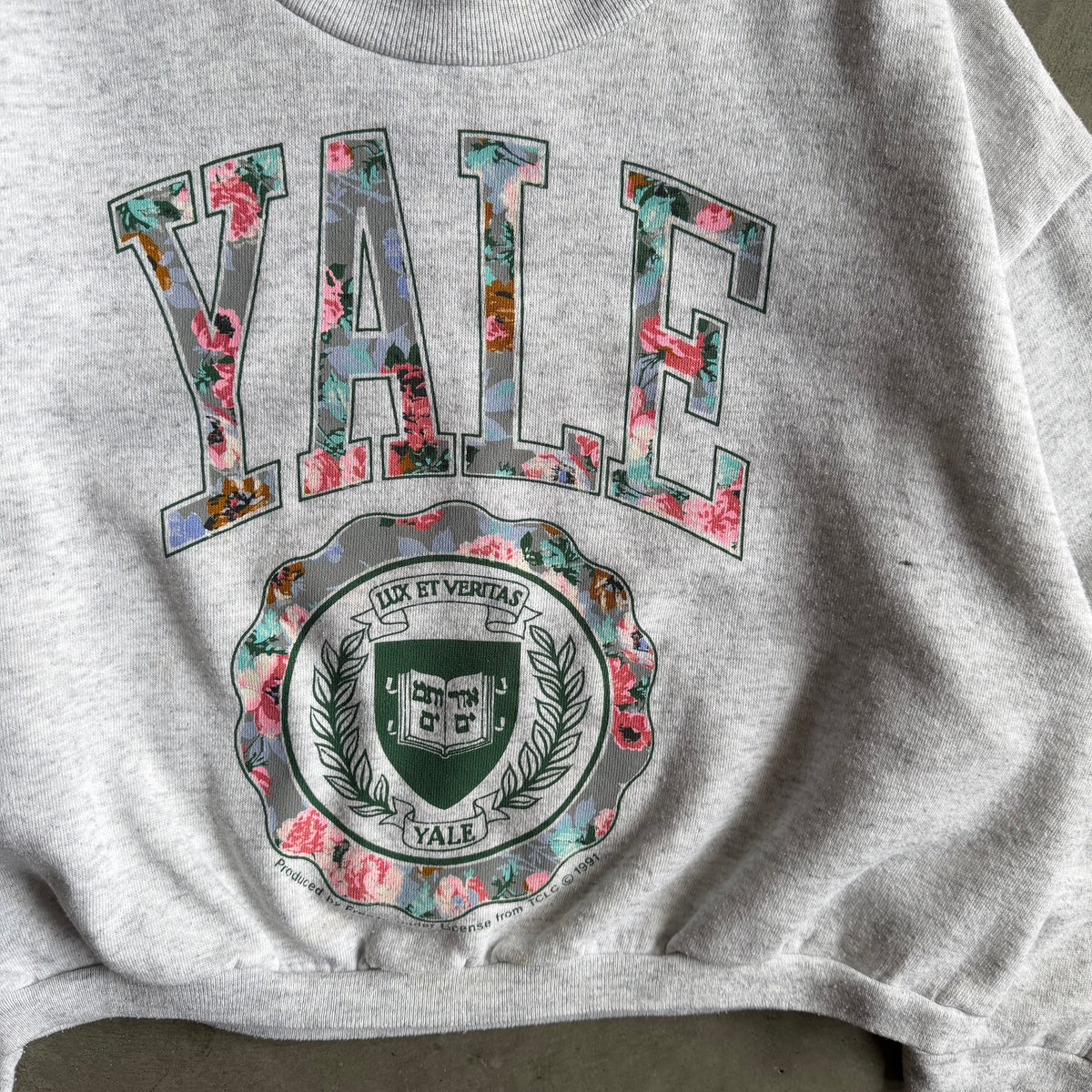 Vintage Yale Tropical Seal Cropped Sweatshirt